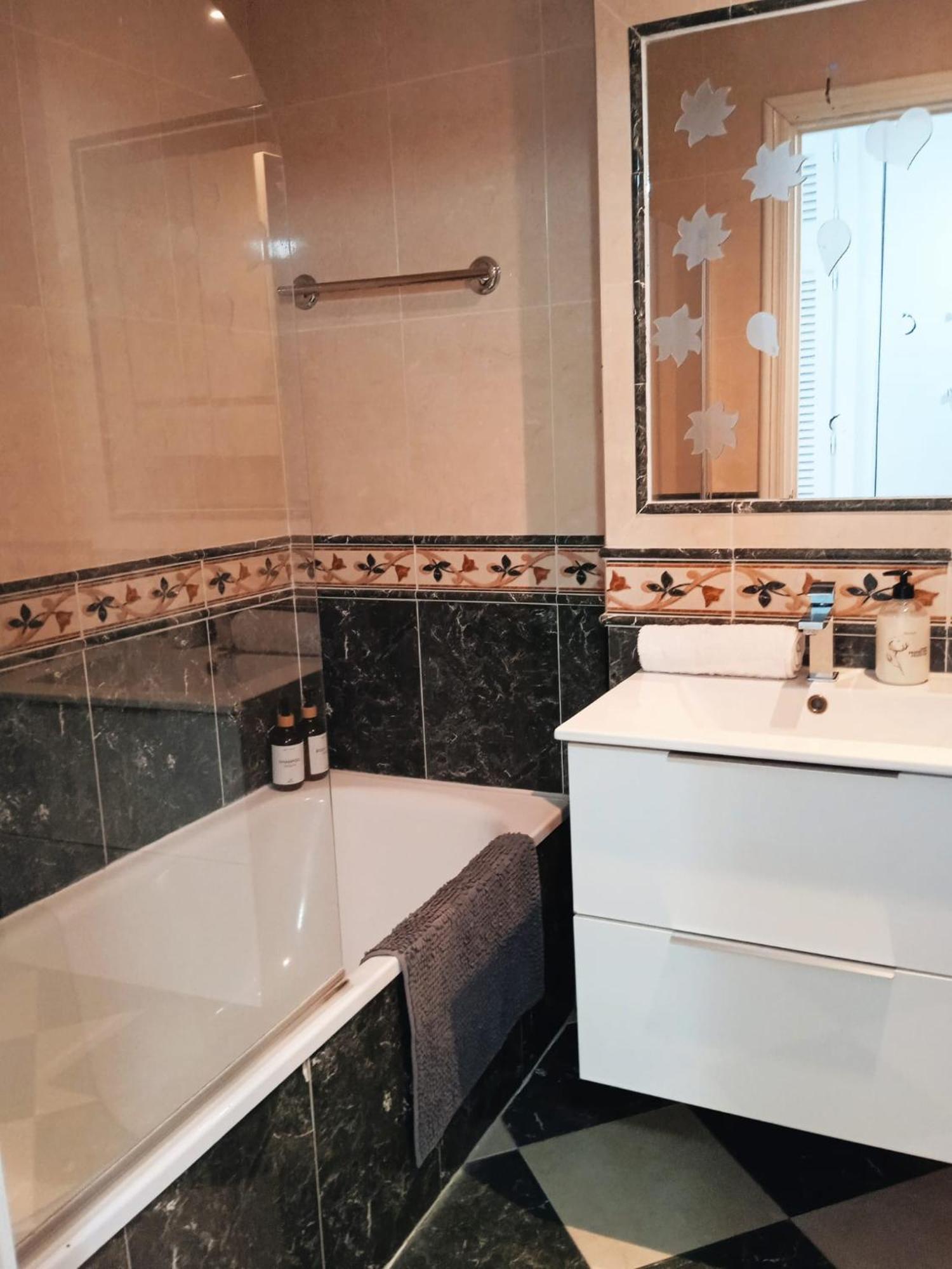Estudio Torre De Andalucia Marbella Luaran gambar